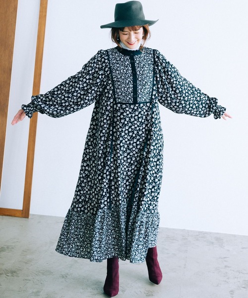 haco!（ハコ）の「【スザンヌさんコラボ】花束と花柄のいいとこ取り。自分も愛でるONE-PIECE by LOVE&PEACE PROJECT（ワンピース・レディース・ブラック系その他/ブラウン系その他・MEDIUM/LARGE/SMALL/X-LARGE）」の10枚目の写真