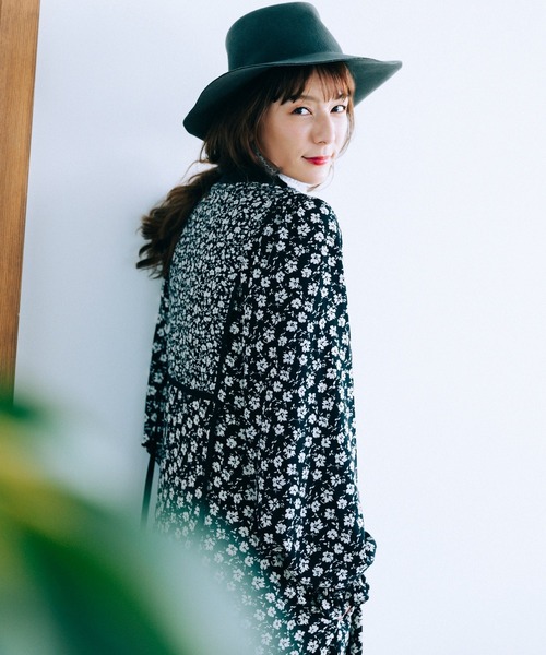 haco!（ハコ）の「【スザンヌさんコラボ】花束と花柄のいいとこ取り。自分も愛でるONE-PIECE by LOVE&PEACE PROJECT（ワンピース・レディース・ブラック系その他/ブラウン系その他・MEDIUM/LARGE/SMALL/X-LARGE）」の7枚目の写真