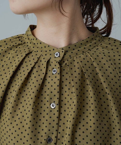 PUAL CE CIN（ピュアルセシン）の「ドットプリント バンドカラーブラウス（シャツ/ブラウス・レディース・ブラック/カーキ・FREE）」の16枚目の写真