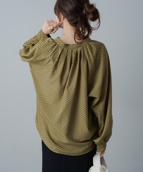 PUAL CE CIN（ピュアルセシン）の「ドットプリント バンドカラーブラウス（シャツ/ブラウス・レディース・ブラック/カーキ・FREE）」の5枚目の写真