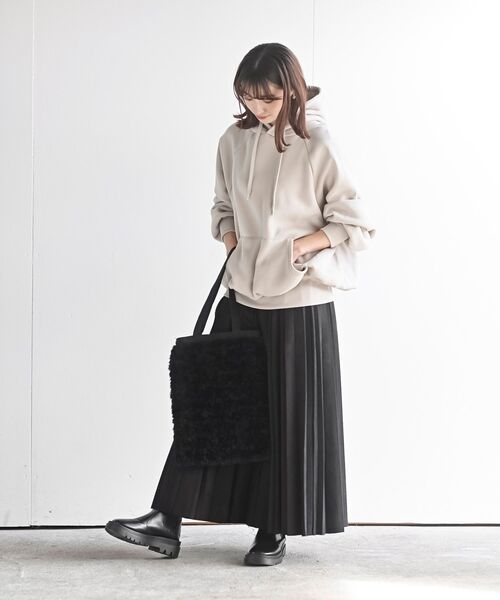 rps（アールピーエス）の「裏起毛ビッグプルパーカーチュニック（パーカー・レディース・チャコールグレー/アイボリー/ブルー/ブラック・フリー）」の5枚目の写真