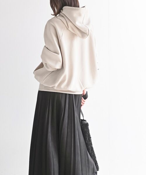 rps（アールピーエス）の「裏起毛ビッグプルパーカーチュニック（パーカー・レディース・チャコールグレー/アイボリー/ブルー/ブラック・フリー）」の6枚目の写真