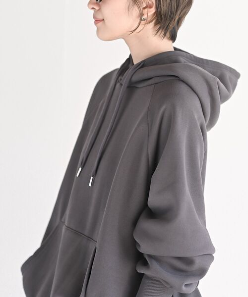 rps（アールピーエス）の「裏起毛ビッグプルパーカーチュニック（パーカー・レディース・チャコールグレー/アイボリー/ブルー/ブラック・フリー）」の19枚目の写真