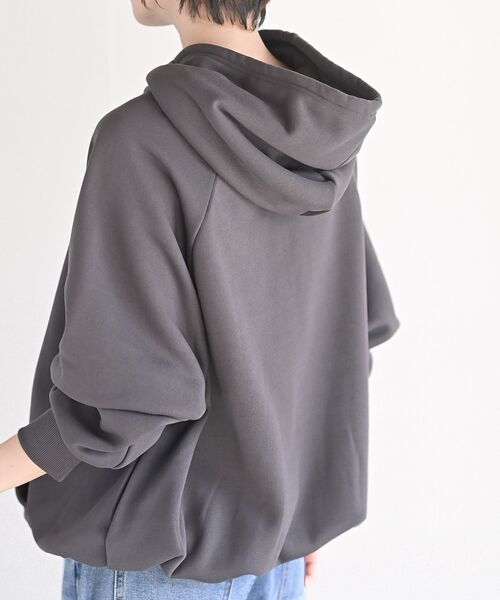 rps（アールピーエス）の「裏起毛ビッグプルパーカーチュニック（パーカー・レディース・チャコールグレー/アイボリー/ブルー/ブラック・フリー）」の20枚目の写真