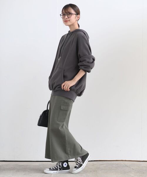 rps（アールピーエス）の「裏起毛ビッグプルパーカーチュニック（パーカー・レディース・チャコールグレー/アイボリー/ブルー/ブラック・フリー）」の22枚目の写真