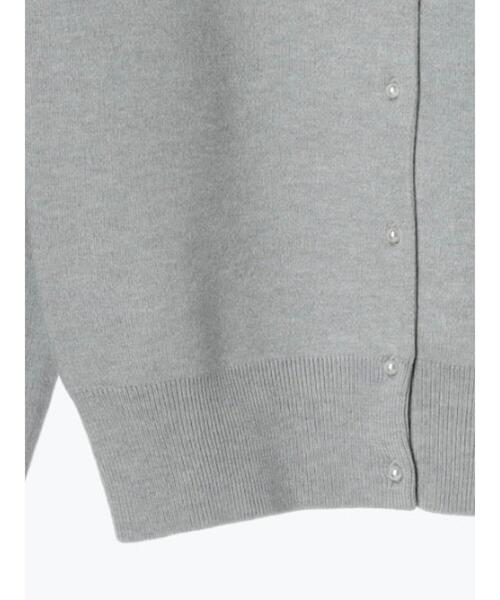 Te chichi(テチチ)の「スムース編みパール釦クルーカーディガン(カーディガン/ボレロ・レディース・オフホワイト/グレー/ブルー/ブラック・F)」の20枚目の写真