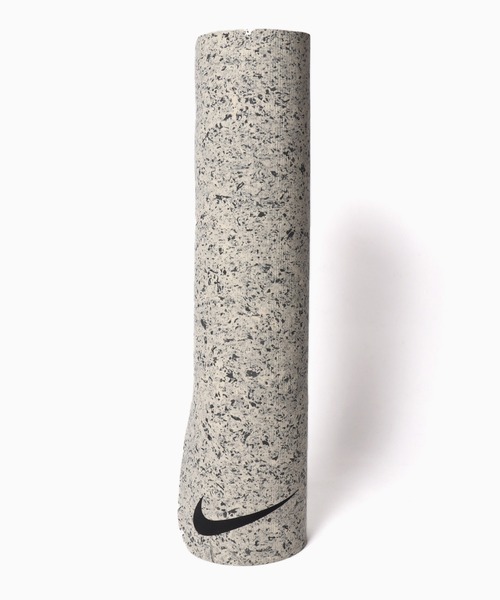 NIKE(ナイキ)の「NIKE/ナイキ ムーブ ヨガマット 4mm(ラグ/マット・メンズ・オフホワイト/ピンク・ONE SIZE)」の8枚目の写真