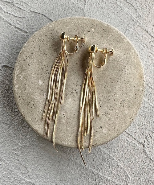 amplis(アンプリス)の「メタルフリンジスウィングイヤリング/swing earring(イヤリング・レディース・シルバー/イエローゴールド・FREE)」の3枚目の写真