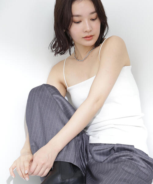 NATURAL BEAUTY BASIC(ナチュラルビューティーベーシック)の「◇カップ付きリブキャミソール(キャミソール・レディース・グレイッシュベージュ/ブラック/オフホワイト・FREE)」の8枚目の写真
