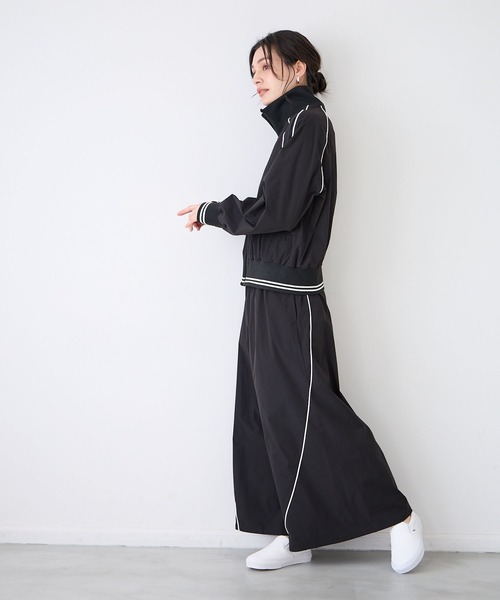 BAYFLOW(ベイフロー)の「トラックラインスカート(スカート・レディース・アイボリー/ブラック・FREE)」の21枚目の写真
