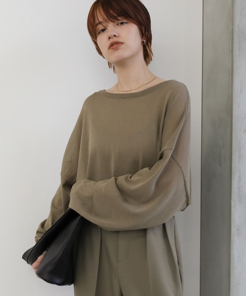 select MOCA(セレクトモカ)の「シアーボートネックルーズニット(ニット/セーター・レディース・ブラウン/ブラック/ブルー/オフホワイト・FREE)」の3枚目の写真