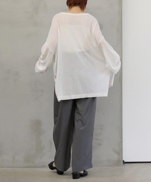 select MOCA(セレクトモカ)の「シアーボートネックルーズニット(ニット/セーター・レディース・ブラウン/ブラック/ブルー/オフホワイト・FREE)」の17枚目の写真