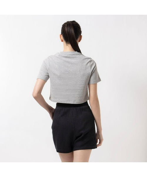 Reebok(リーボック)の「ビッグロゴ クロップTシャツ / IDENTITY BIG LOGO CROP TEE(Tシャツ/カットソー・レディース・ライトグレー/ブラック/ホワイト系その他・LARGE/MEDIUM/SMALL/XX-LARGE/X-LARGE/X-SMALL)」の10枚目の写真