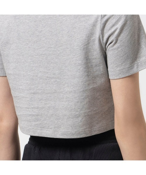 Reebok(リーボック)の「ビッグロゴ クロップTシャツ / IDENTITY BIG LOGO CROP TEE(Tシャツ/カットソー・レディース・ライトグレー/ブラック/ホワイト系その他・LARGE/MEDIUM/SMALL/XX-LARGE/X-LARGE/X-SMALL)」の13枚目の写真