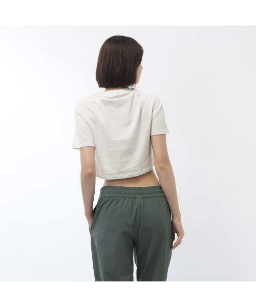 Reebok(リーボック)の「ビッグロゴ クロップTシャツ / IDENTITY BIG LOGO CROP TEE(Tシャツ/カットソー・レディース・ライトグレー/ブラック/ホワイト系その他・LARGE/MEDIUM/SMALL/XX-LARGE/X-LARGE/X-SMALL)」の15枚目の写真