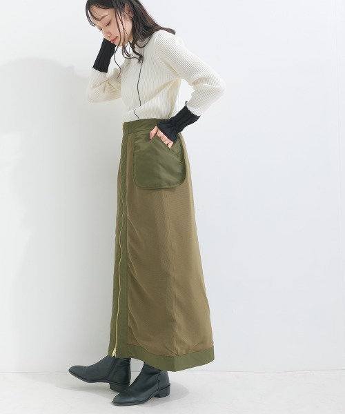 terrace(テラス)の「ライン配色ハイネックリブニット長袖プルオーバー(ニット/セーター・レディース・オフホワイト/ブルー/グレー/ブラック・MEDIUM)」の6枚目の写真