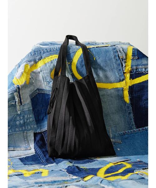 AMERICAN HOLIC（アメリカンホリック）の「エコカルットプリーツBAG<エコ・軽い・ニット>（エコバッグ/サブバッグ・レディース・ブルー/ブラック/オレンジ・FREE）」の4枚目の写真