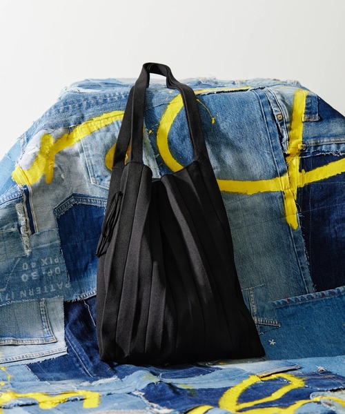 AMERICAN HOLIC（アメリカンホリック）の「エコカルットプリーツBAG<エコ・軽い・ニット>（エコバッグ/サブバッグ・レディース・ブルー/ブラック/オレンジ・FREE）」の2枚目の写真