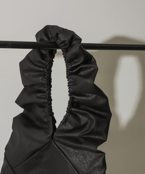 SENSE OF PLACE by URBAN RESEARCH（センスオブプレイスバイアーバンリサーチ）の「ギャザーハンドバッグ（ハンドバッグ・レディース・アイボリー/ブラック/レッド・ONE）」の19枚目の写真