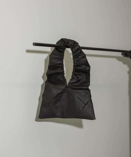 SENSE OF PLACE by URBAN RESEARCH（センスオブプレイスバイアーバンリサーチ）の「ギャザーハンドバッグ（ハンドバッグ・レディース・アイボリー/ブラック/レッド・ONE）」の17枚目の写真