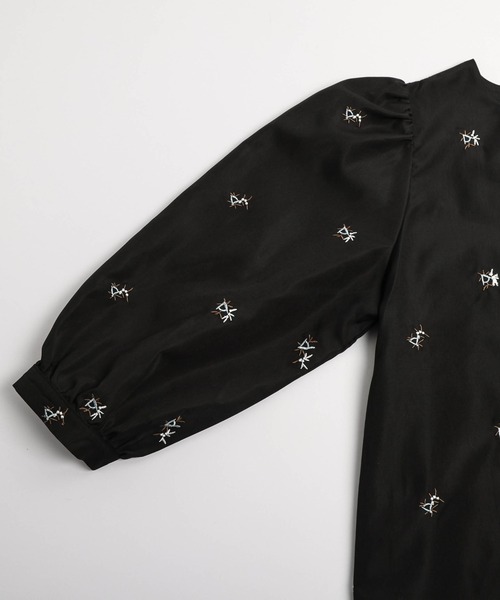 La-gemme(ラジェム)の「花柄刺繍ブラウス(シャツ/ブラウス・レディース・ホワイト/ブラック・フリー)」の5枚目の写真