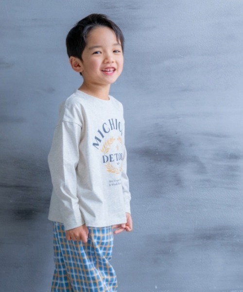 and D. petit main（アンドディープティマイン）の「アソートカレッジプリント長袖T（Tシャツ/カットソー・キッズ・ネイビー/オートミール/オフホワイト/ライトピンク・90cm/100cm/110cm/120cm/130cm）」の16枚目の写真