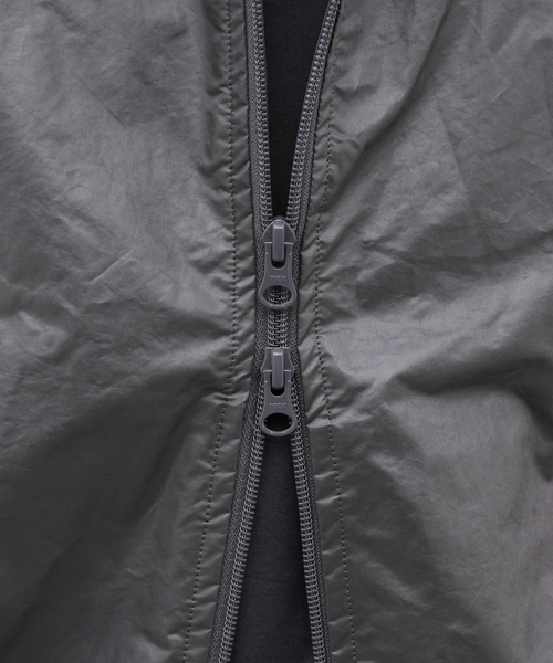 EDIFICE LA BOUCLE（エディフィスラブークル）の「【LA BOUCLE / ラブ―クル】NY/PE メモリーヴィンテージ タンブラー フード ブルゾン（マウンテンパーカー・メンズ・チャコールグレー/カーキ・FREE）」の10枚目の写真