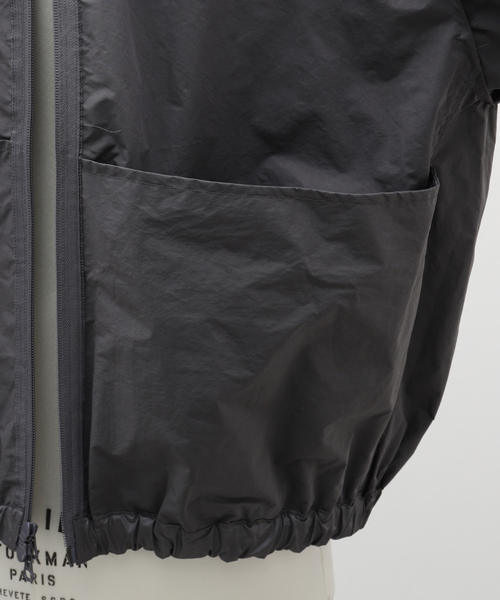 EDIFICE LA BOUCLE（エディフィスラブークル）の「【LA BOUCLE / ラブ―クル】NY/PE メモリーヴィンテージ タンブラー フード ブルゾン（マウンテンパーカー・メンズ・チャコールグレー/カーキ・FREE）」の4枚目の写真