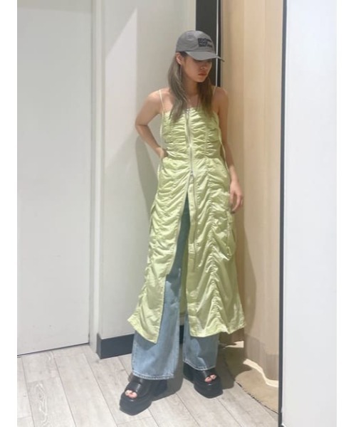 SLY(スライ)の「FRONT ZIP GATHER CAMI OP フロント ジップ ギャザー キャミワンピース / セットアップ可(ワンピース・レディース・ライトグリーン/ブラック/シルバー・FREE)」の12枚目の写真