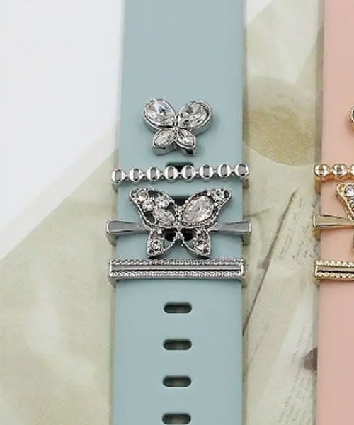 TONE SELECT GOODS（トーンセレクトグッズ）の「【float】Apple Watch/アップルウォッチ/4連 バタフライ ビジュー バンド ベルト アクセサリー（アナログ腕時計・レディース・ピンクゴールド/マルチ/シルバー・FREE）」の2枚目の写真