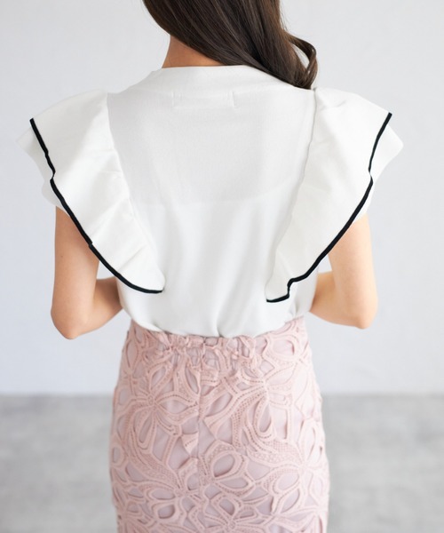 tocco closet（トッコ　クローゼット）の「【ZOZO限定】レイヤードフリルスリーブノースリーブニット（Tシャツ/カットソー・レディース・ベージュ系その他/ブラック/ピンク系その他/ホワイト×ブラック・M）」の5枚目の写真