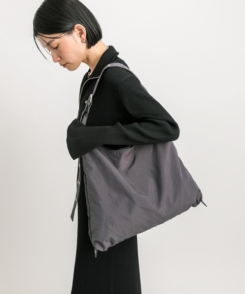 RIVE DROITE（リヴドロワ）の「HATOMEナイロンショルダー（ショルダーバッグ・レディース・ブラック/ダークグレー・FREE）」の6枚目の写真