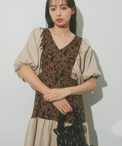 VANNIE U（ヴァニーユー）の「ヨークジャガードティアードワンピース（ワンピース・レディース・ベージュ/グリーン・FREE）」の3枚目の写真