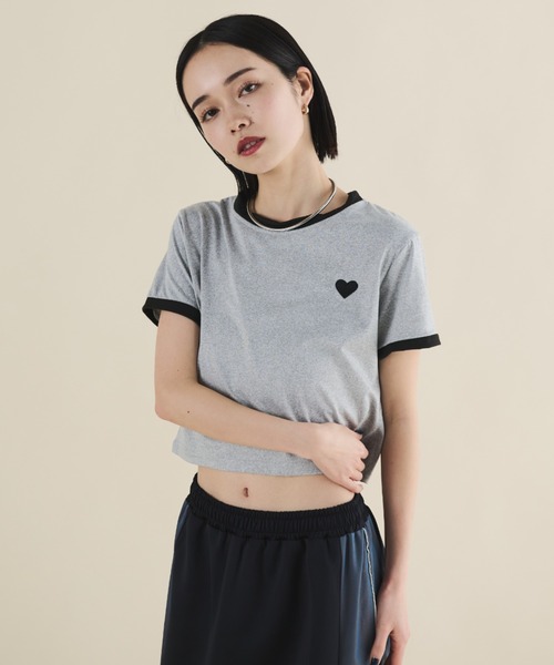 MERLOT（メルロー）の「刺繍ハートクロップドリンガーT（Tシャツ/カットソー・レディース・グレー/ブラック・FREE）」の7枚目の写真