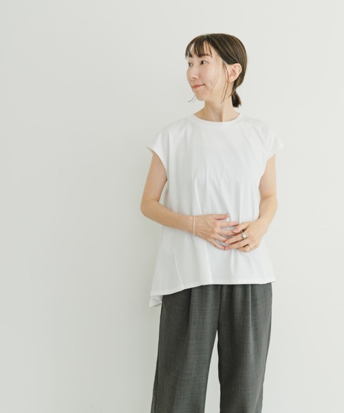 ITEMS URBANRESEARCH（アイテムズ アーバンリサーチ）の「バックティアードフレンチTシャツ（Tシャツ/カットソー・レディース・チャコールグレー/オフホワイト/ライトカーキ/ブラック・FREE）」の11枚目の写真