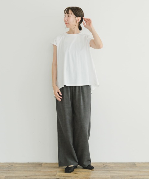 ITEMS URBANRESEARCH（アイテムズ アーバンリサーチ）の「バックティアードフレンチTシャツ（Tシャツ/カットソー・レディース・チャコールグレー/オフホワイト/ライトカーキ/ブラック・FREE）」の9枚目の写真