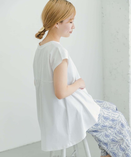 ITEMS URBANRESEARCH（アイテムズ アーバンリサーチ）の「バックティアードフレンチTシャツ（Tシャツ/カットソー・レディース・チャコールグレー/オフホワイト/ライトカーキ/ブラック・FREE）」の6枚目の写真