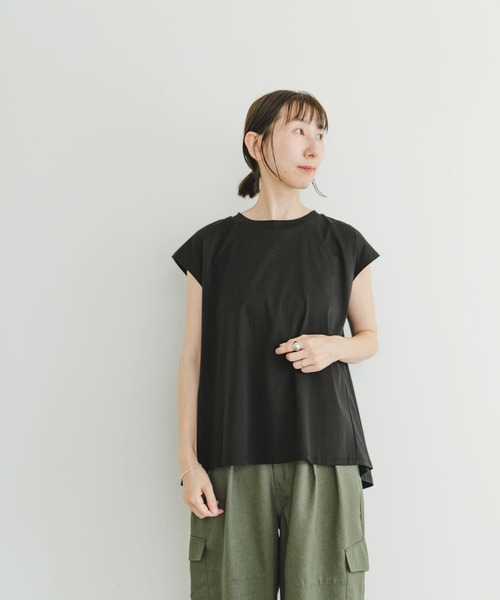 ITEMS URBANRESEARCH（アイテムズ アーバンリサーチ）の「バックティアードフレンチTシャツ（Tシャツ/カットソー・レディース・チャコールグレー/オフホワイト/ライトカーキ/ブラック・FREE）」の22枚目の写真