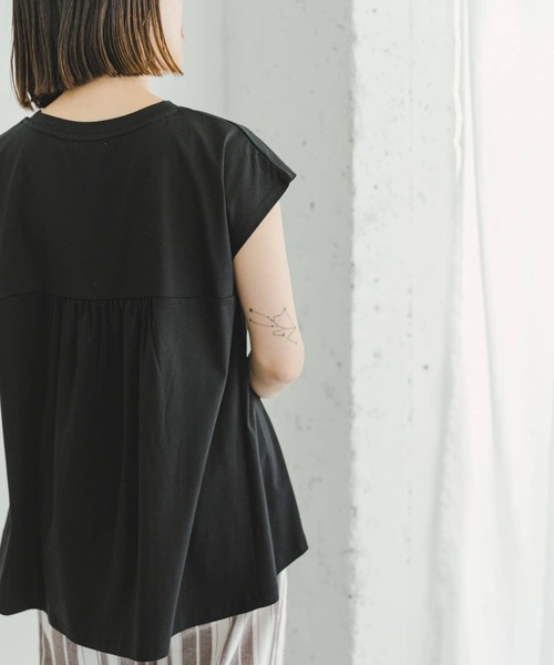 ITEMS URBANRESEARCH（アイテムズ アーバンリサーチ）の「バックティアードフレンチTシャツ（Tシャツ/カットソー・レディース・チャコールグレー/オフホワイト/ライトカーキ/ブラック・FREE）」の16枚目の写真