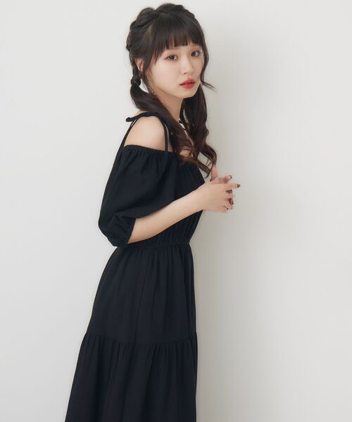 ems excite（エムズエキサイト）の「オフショルティアードOP（ワンピース・レディース・ホワイト/ピンク/ブラック・FREE）」の14枚目の写真