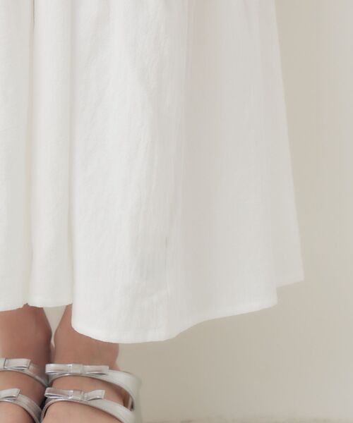 ems excite（エムズエキサイト）の「オフショルティアードOP（ワンピース・レディース・ホワイト/ピンク/ブラック・FREE）」の18枚目の写真