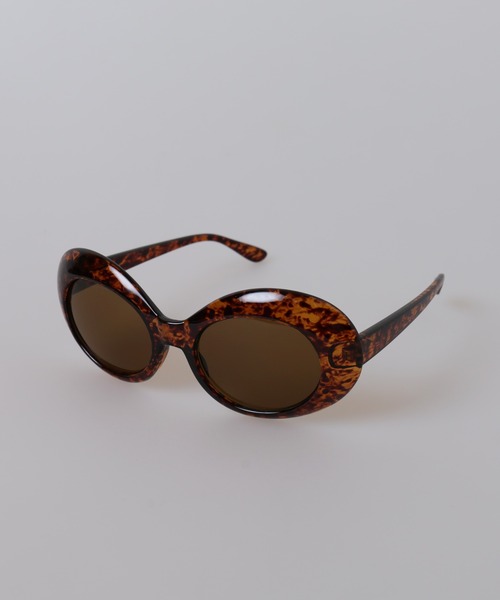 Acne Studios アクネ Mustang ブラック オーバル サングラス Acne Studios Mustang Sunglasses in Black | FWRD