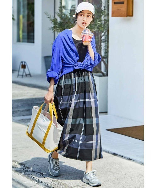 リブ イン コンフォート 上品に華やぐ きれいめトップス＆ワンピースセット〈ブラック×ブルーチェック〉（セットアップ）｜Live in comfort（リブインコンフォート）