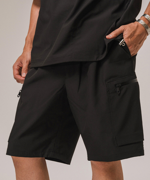 EDIFICE(エディフィス)の「テックエアー ウーブン ショーツ(その他パンツ・メンズ・チャコールグレー/ブラック・SMALL/MEDIUM/LARGE)」の1枚目の写真