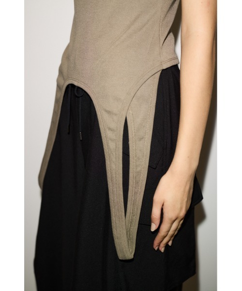 THROW by SLY(スローバイスライ)の「THROW LAYERED HOLE TANK TOPS レイヤード ホール タンク トップス(タンクトップ・レディース・カーキ/ブラック/オレンジ系その他・FREE)」の7枚目の写真