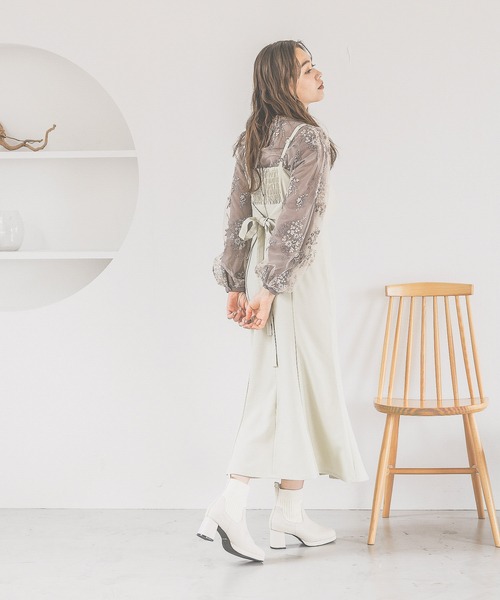 mysty woman（ミスティウーマン）の「オケージョンバックリボンキャミワンピース 140877（ドレス・レディース・ブラック/ホワイト系その他・FREE）」の12枚目の写真