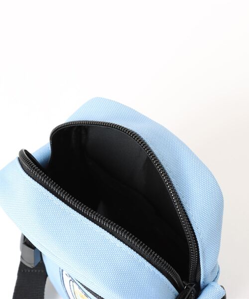 E-COME(イーカム)の「Manchester City ショルダーバッグ(ショルダーバッグ・レディース・ライトブルー/ブラック・FREE)」の5枚目の写真