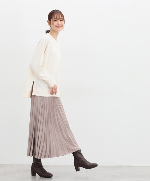 Honeys(ハニーズ)の「サテンプリーツスカート(スカート・レディース・グレイッシュベージュ/サックスブルー/ブラック/モカ・M/S/3L/LL/L)」の14枚目の写真