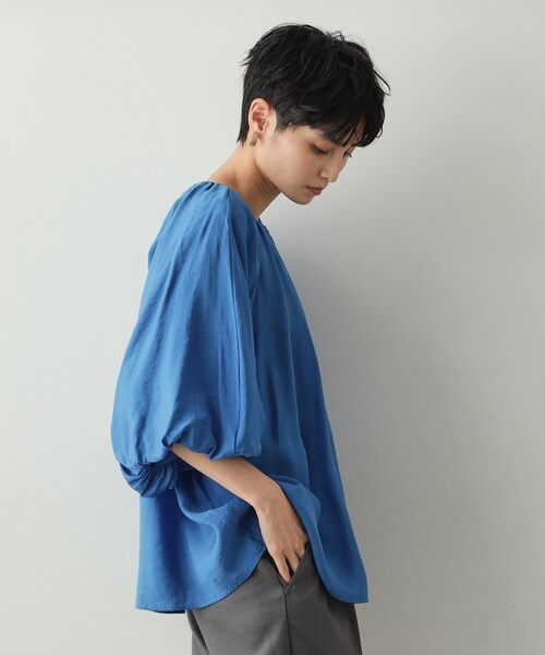 OPAQUE.CLIP（オペークドットクリップ）の「◆バルーンスリーブギャザーブラウス【洗濯機洗い可】（シャツ/ブラウス・レディース・ベージュ/ブルー系その他/ブラック/チャコールグレー・38/40/42）」の9枚目の写真