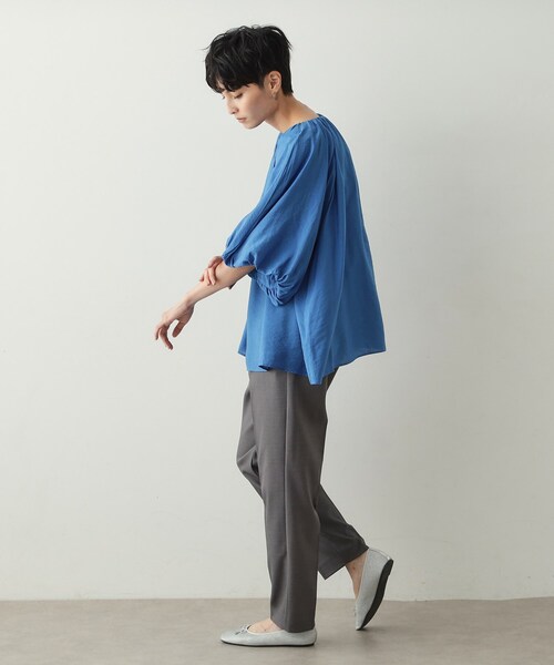 OPAQUE.CLIP（オペークドットクリップ）の「◆バルーンスリーブギャザーブラウス【洗濯機洗い可】（シャツ/ブラウス・レディース・ベージュ/ブルー系その他/ブラック/チャコールグレー・38/40/42）」の11枚目の写真